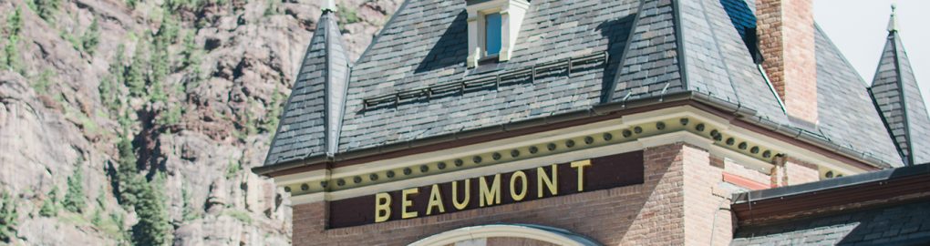 Beaumont Hotel wedding venue in Ouray Colorado | amanda.matilda.photography